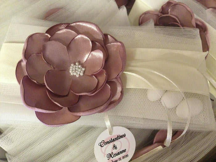 Tulle envelope favor