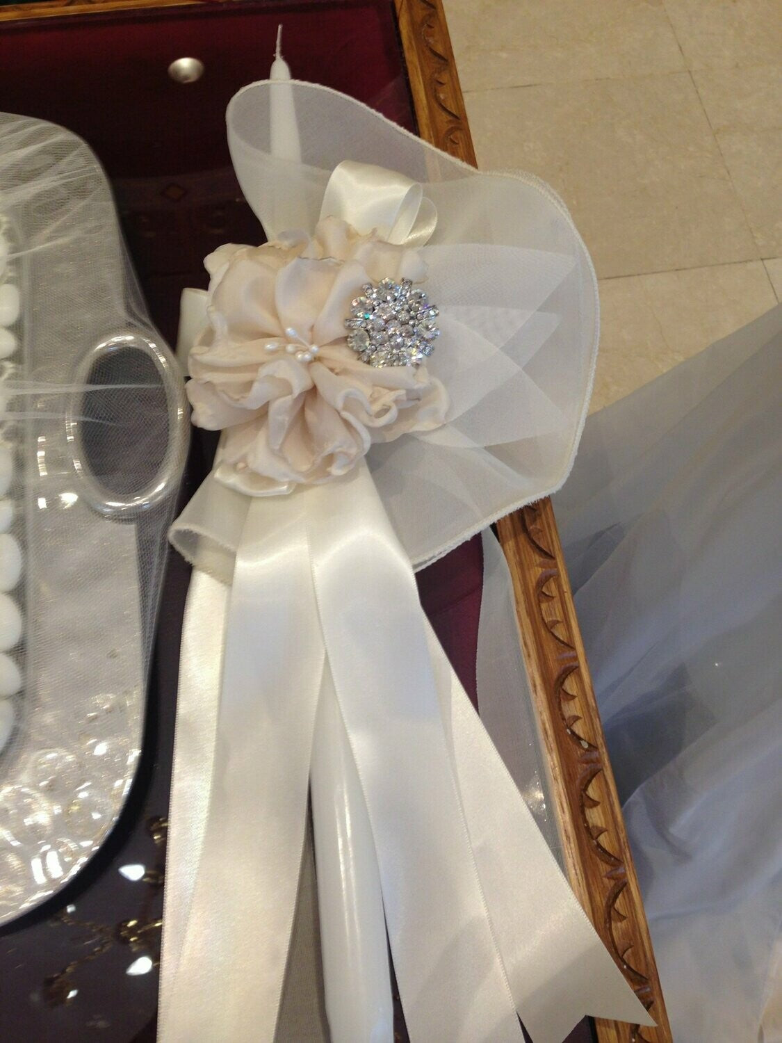 Brooch and floral bow wedding candles