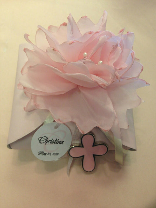 Pink flower and box favors