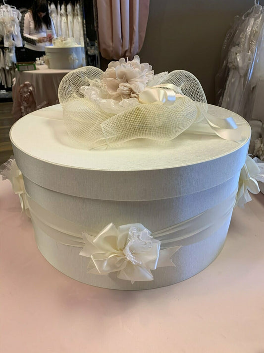 IVORY HAT BOX