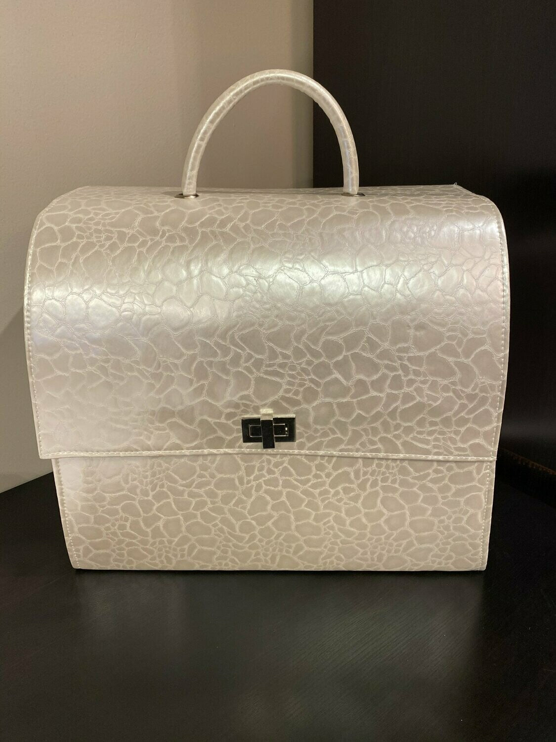 Pearlized embossed bag